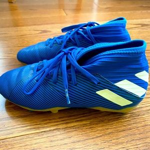 Adidas kids soccer cleats sz 3 NEMESIS!
